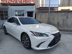 2021 Lexus ES 200 Excellence, белый — фото 3