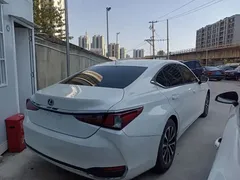 2021 Lexus ES 200 Excellence, белый — фото 4