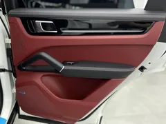 2021 Porsche Cayenne E-Hybrid 2.0T PHEV, белый — фото 33