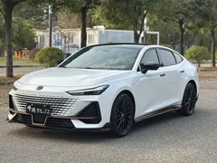 2023 Changan UNI-V 1.5T Sport, белый — фото 1