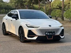 2023 Changan UNI-V 1.5T Sport, белый — фото 3