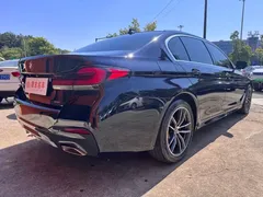 2021 BMW 5 Series 525Li M Sport Package, чёрный — фото 11