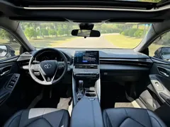 2022 Toyota Avalon 2.5L Luxury, белый — фото 10