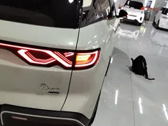 2025 BYD Yuan UP Smart Driving 401km Vitality, зелёный — фото 8