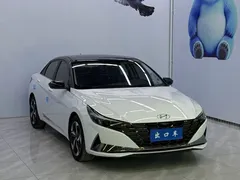 2022 Hyundai Elantra 1.5L CVT LUX Premium, белый — фото 3