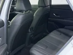 2022 Hyundai Elantra 1.5L CVT LUX Premium, белый — фото 8