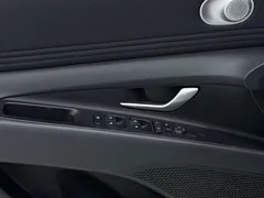 2022 Hyundai Elantra 1.5L CVT LUX Premium, белый — фото 10