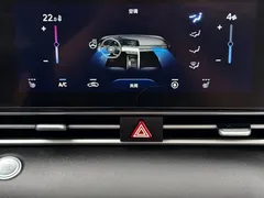 2022 Hyundai Elantra 1.5L CVT LUX Premium, белый — фото 16