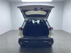 2022 Toyota Frontlander 2.0L CVT Luxury, белый — фото 7