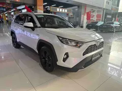 2021 Toyota RAV4 Hybrid 2.5L E-CVT 4WD Elite Plus, белый — фото 3