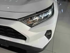 2021 Toyota RAV4 Hybrid 2.5L E-CVT 4WD Elite Plus, белый — фото 4