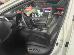 2021 Toyota RAV4 Hybrid 2.5L E-CVT 4WD Elite Plus, белый — фото 7