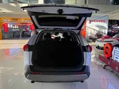 2021 Toyota RAV4 Hybrid 2.5L E-CVT 4WD Elite Plus, белый — фото 13