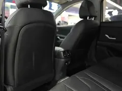 2023 Hyundai Elantra 1.5L CVT LUX Premium, белый — фото 3