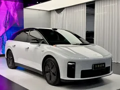 2025 Li Auto i6 2WD Standard, белый — фото 3