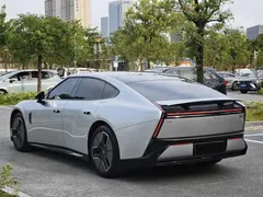 2025 Xpeng P7 702 Long Range Ultra — фото 21