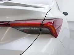 2023 Toyota Avalon 2.5L Luxury, белый — фото 15