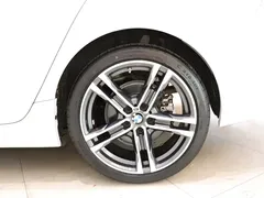 2021 BMW 1 Series 125i M Sport Night Edition, белый — фото 20