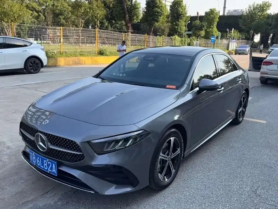 2023 Mercedes-Benz A-Class A 200 L Fashion