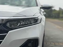 2022 Honda Accord 260TURBO Luxury, белый — фото 10