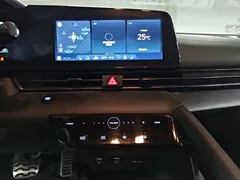2021 Hyundai Elantra 240TGDi DCT LUX Premium — фото 13