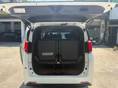 2021 Toyota Alphard Hybrid 2.5L Premium, белый — фото 17