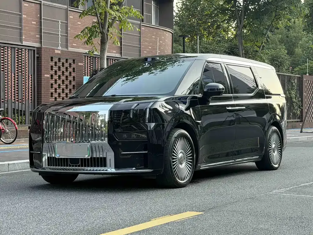 2024 Zeekr 009 7-seat 4WD 108kWh