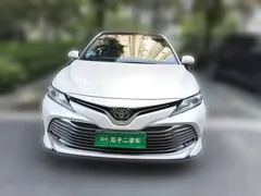 2019 Toyota Camry Hybrid 2.5HG Luxury, белый — фото 2