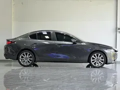 2023 Mazda 3 2.0L AT — фото 2