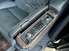 2023 Toyota Alphard 2.5L Hybrid Premium Gold, чёрный — фото 5