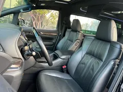 2023 Toyota Alphard 2.5L Hybrid Premium Gold, чёрный — фото 6