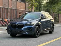 2020 BMW X1 Premium, синий — фото 1