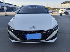 2022 Hyundai Elantra 1.5L CVT LUX Premium, белый — фото 2
