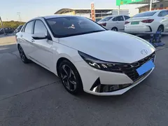 2022 Hyundai Elantra 1.5L CVT LUX Premium, белый — фото 3
