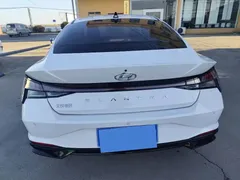 2022 Hyundai Elantra 1.5L CVT LUX Premium, белый — фото 13