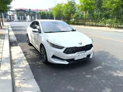 2020 Kia Cerato 1.5L CVT Fashion, белый — фото 2