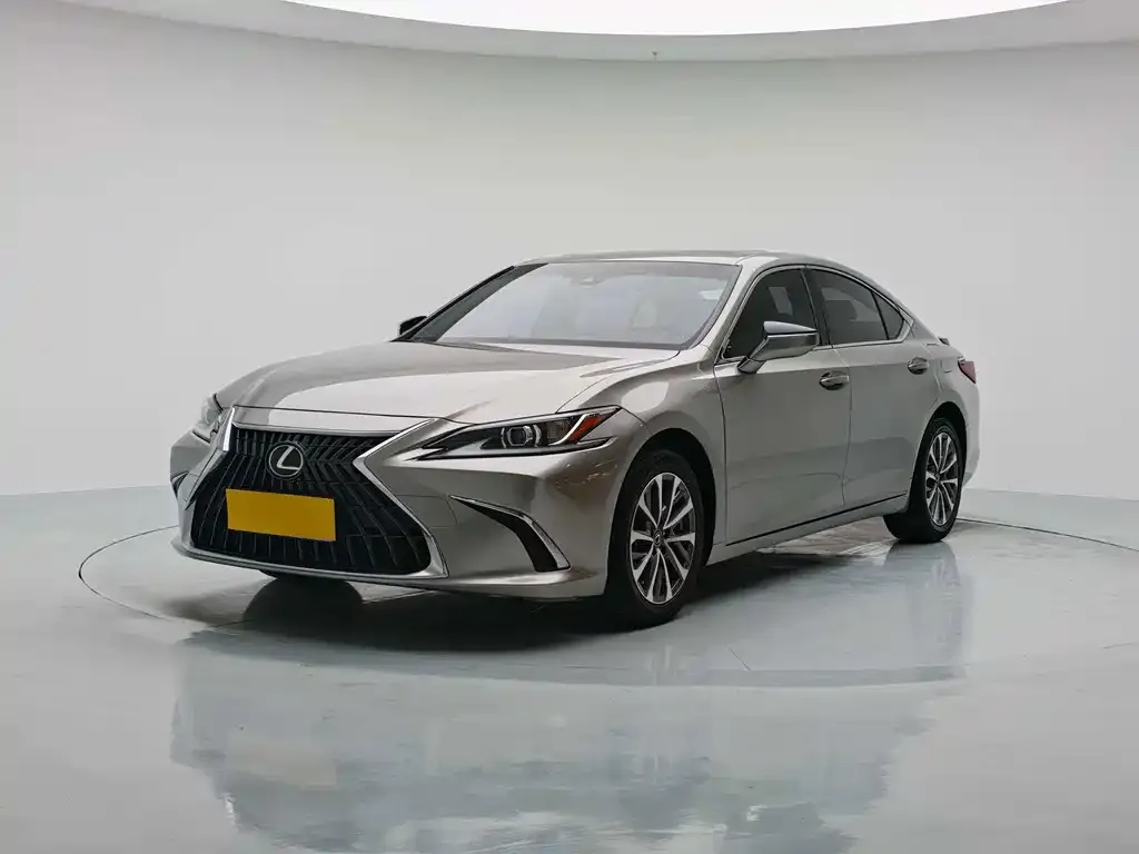 2022 Lexus ES 300h Excellence