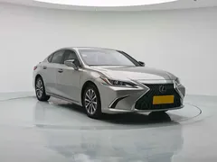 2022 Lexus ES 300h Excellence — фото 3