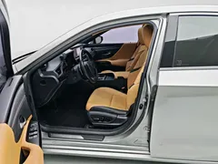2022 Lexus ES 300h Excellence — фото 9