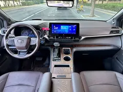 2021 Toyota Sienna 2.5L Hybrid Platinum, синий — фото 7