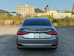 2022 Lexus ES 300h Premium — фото 8