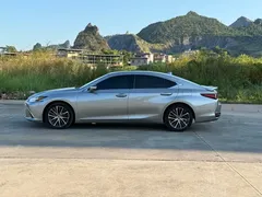 2022 Lexus ES 300h Premium — фото 10
