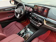 2022 BMW 5 Series 530Li Premium M Sport Package, чёрный — фото 16