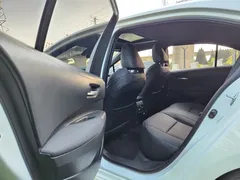 2022 Toyota Levin 185T CVT Luxury, белый — фото 9