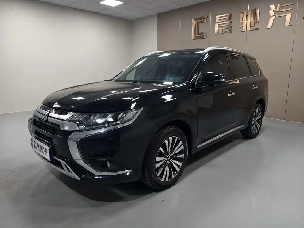 2021 Mitsubishi Outlander 2.4L 4WD 5-seat