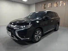 2021 Mitsubishi Outlander 2.4L 4WD 5-seat, чёрный — фото 1