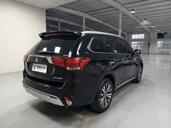 2021 Mitsubishi Outlander 2.4L 4WD 5-seat, чёрный — фото 4