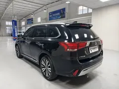 2021 Mitsubishi Outlander 2.4L 4WD 5-seat, чёрный — фото 6