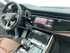 2021 Audi Q7 55 TFSI quattro S line Sport, чёрный — фото 13