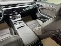 2022 Audi A8L 50 TFSI quattro Comfort Collector's Edition, чёрный — фото 17